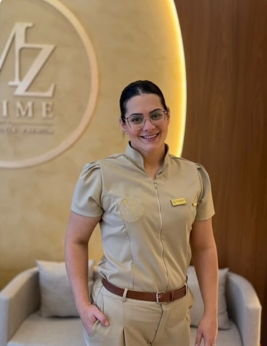 Mayara Abrantes — Recepcionista